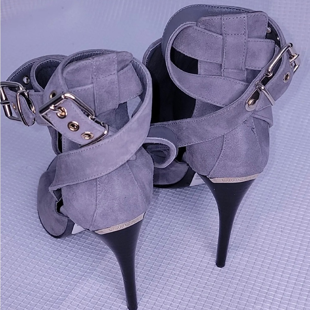Burberry heels - Picture 2 of 13